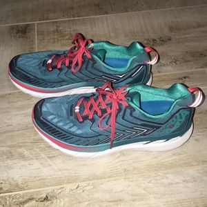 Hoka Clifton 4